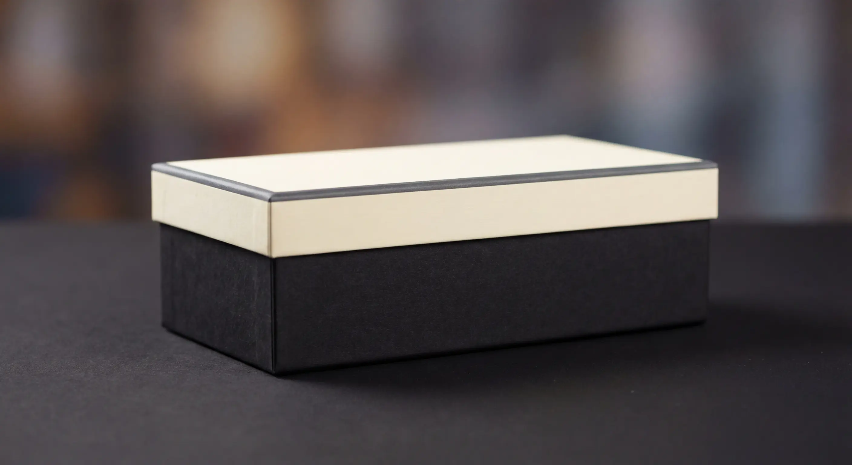 3C 電子產品精裝盒：磁吸開蓋、線材收納與品牌科技感，3C精裝盒相關包裝說明圖