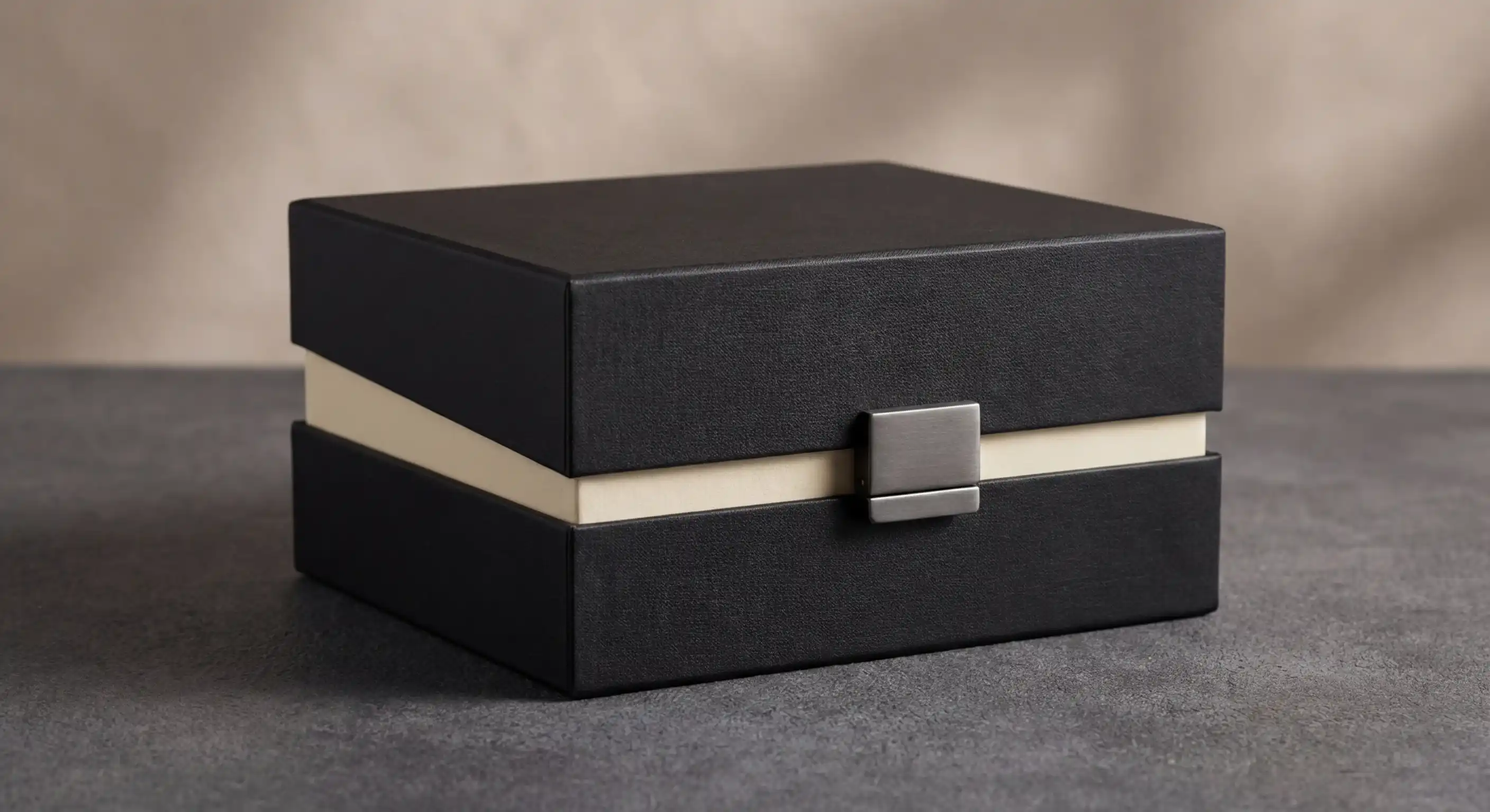 珠寶與手錶精裝盒設計:內襯固定、防刮保護與開箱儀式,珠寶手錶精裝盒相關包裝說明圖